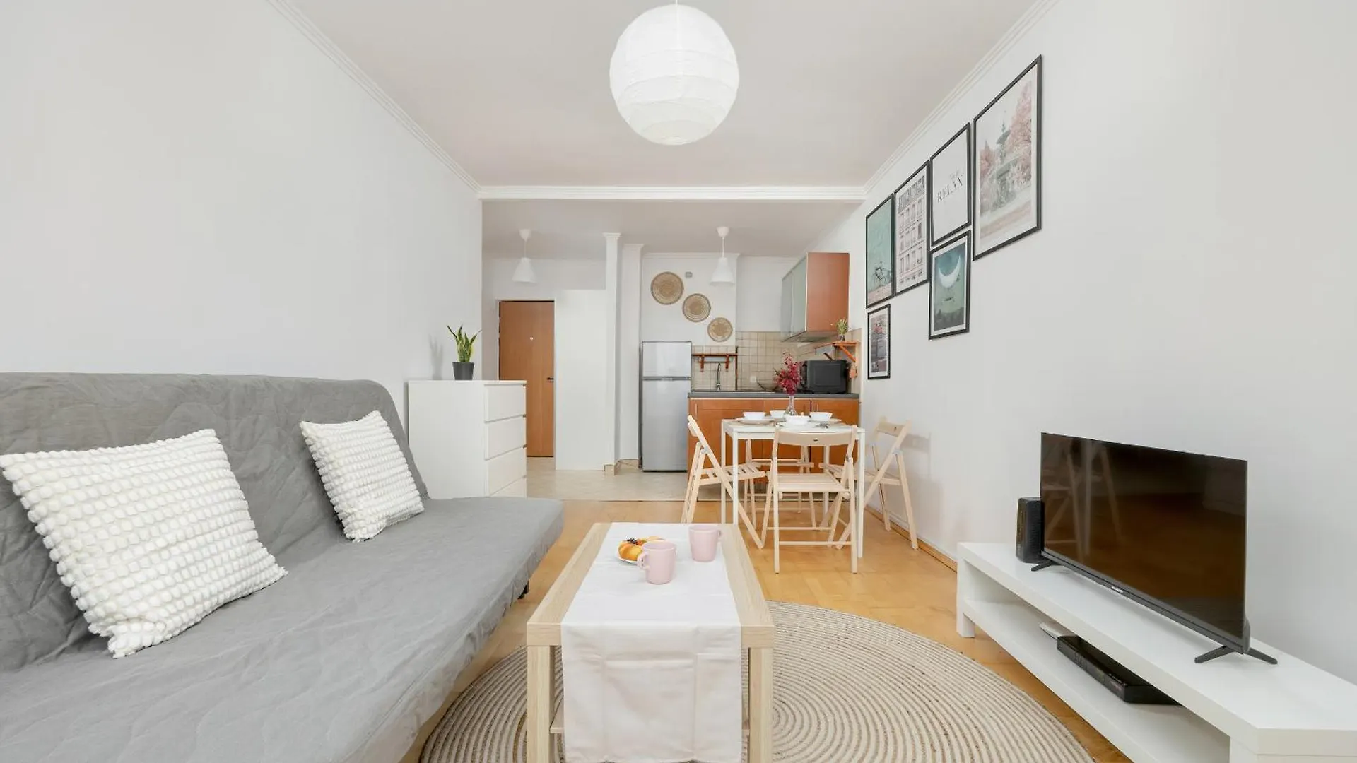 Beautiful & Bright Walowa Apartment With Balcony By Noclegi Renters Varsovie