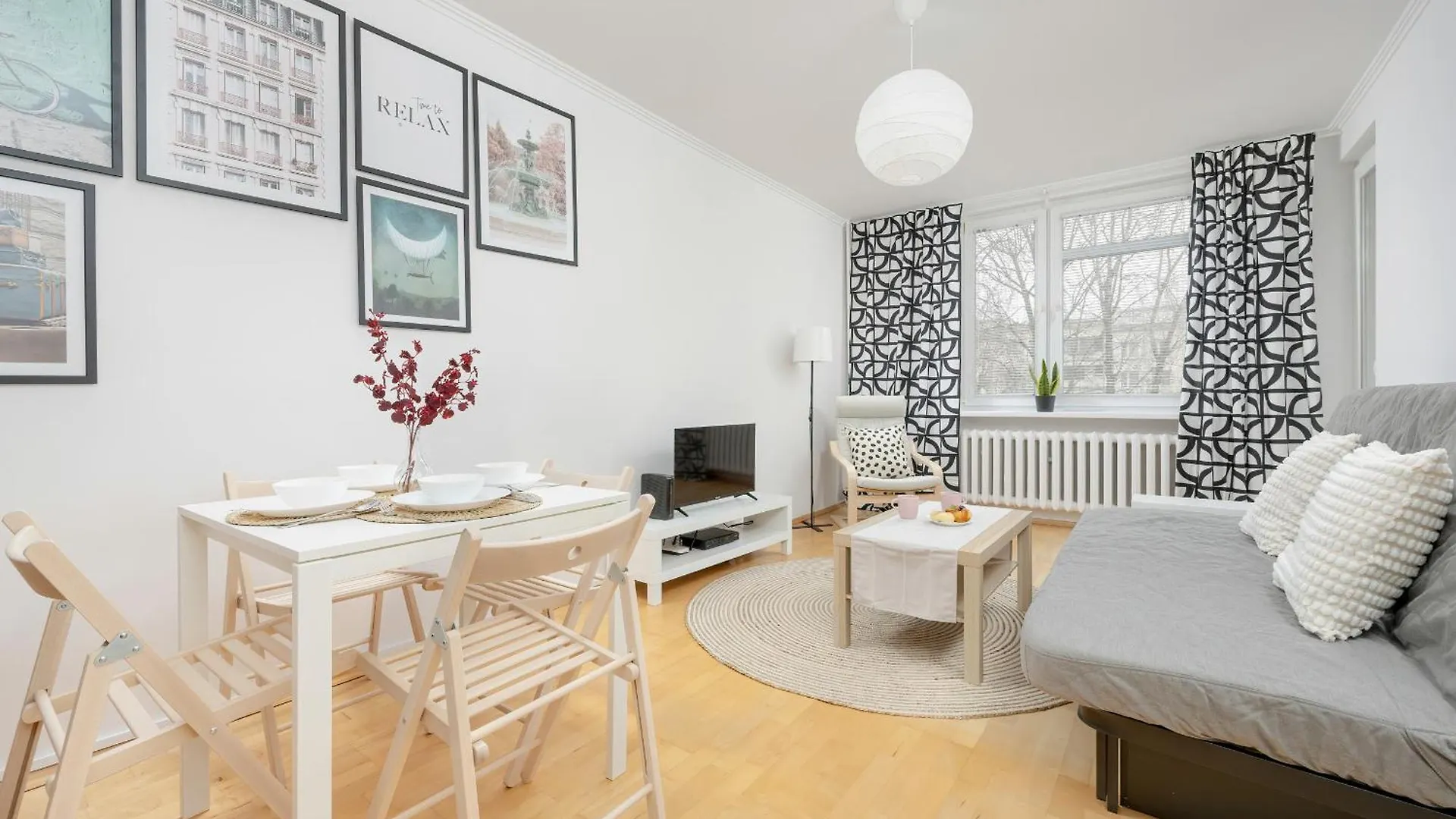 Beautiful & Bright Walowa Apartment With Balcony By Noclegi Renters Varsovie Pologne