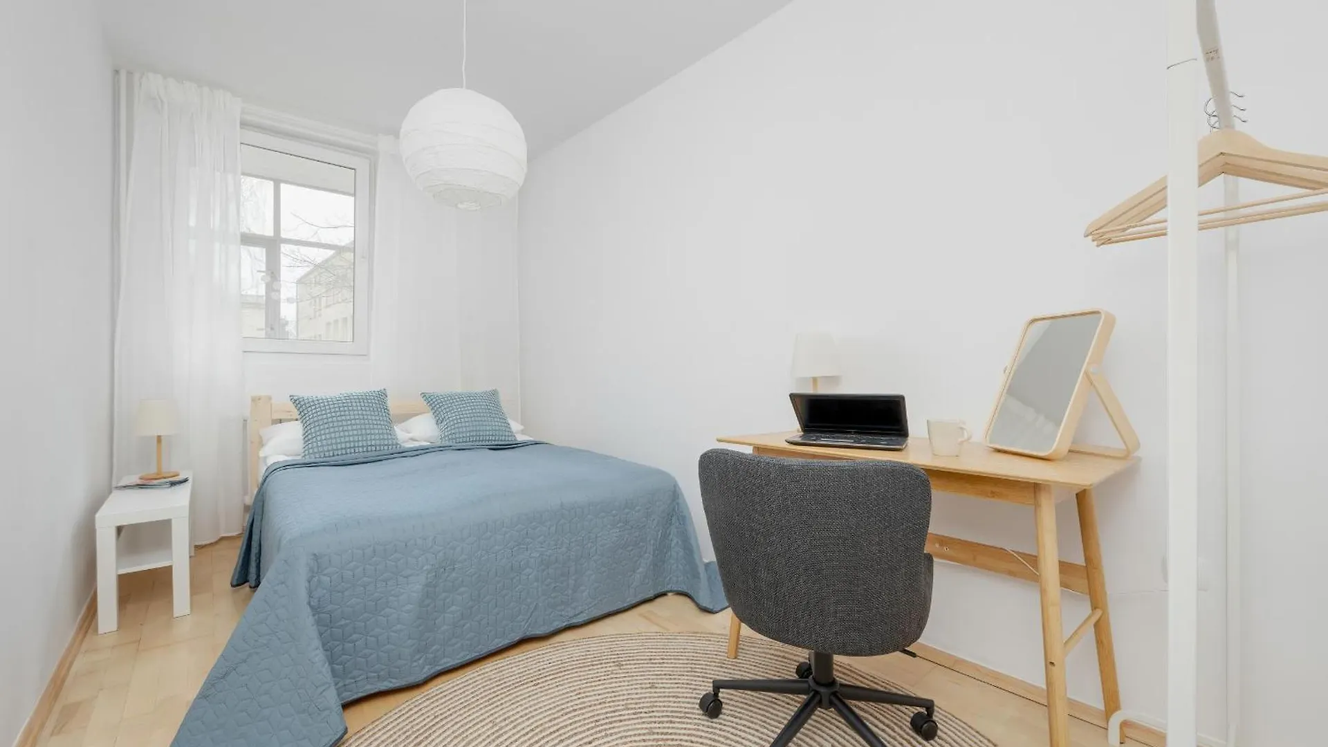 Beautiful & Bright Walowa Apartment With Balcony By Noclegi Renters Varsovie